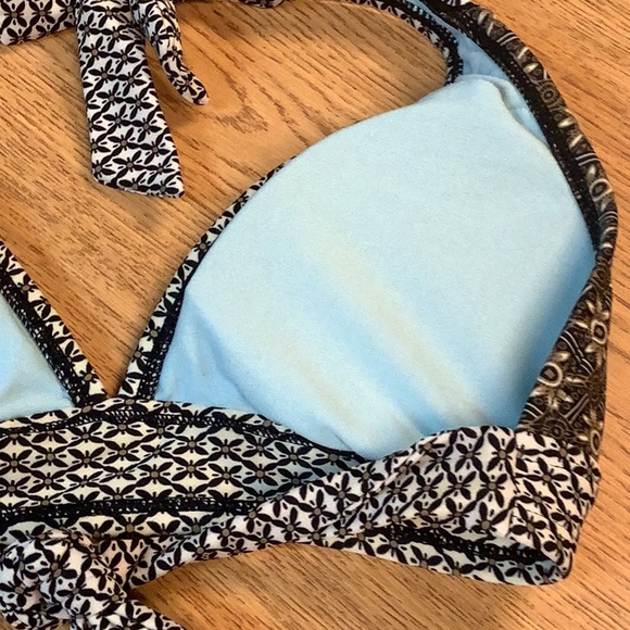 ATHLETA bikini top cool pattern brown black size S pretty artwork on this top 🐝 - Picture 7 of 8